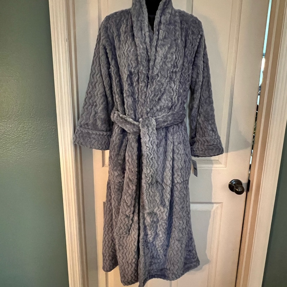 Robe-Natori-Women Small-Luxurious lavender color-New-49” long